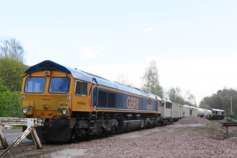 3Q00 Bayer Weed Spray Trains (66s T&T): Parked up in siding @ Dunkeld Photo of 3Q00 Bayer Weed Spray Trains (66s T&T)