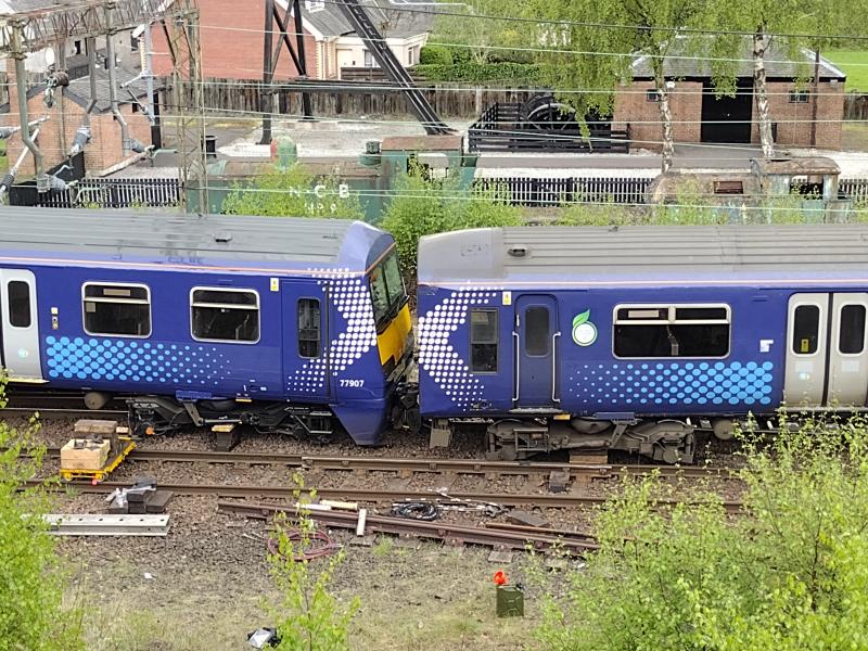 Earth Fault at Sunnyside: The rear bogie of 320309 and the front one of 318265 being rerailed on Saturday 7th May 2022, after derailing on the evening of 6th May 2022 while heading for the Whifflet line at Sunnyside Junction. Photo of Earth Fault at Sunnyside