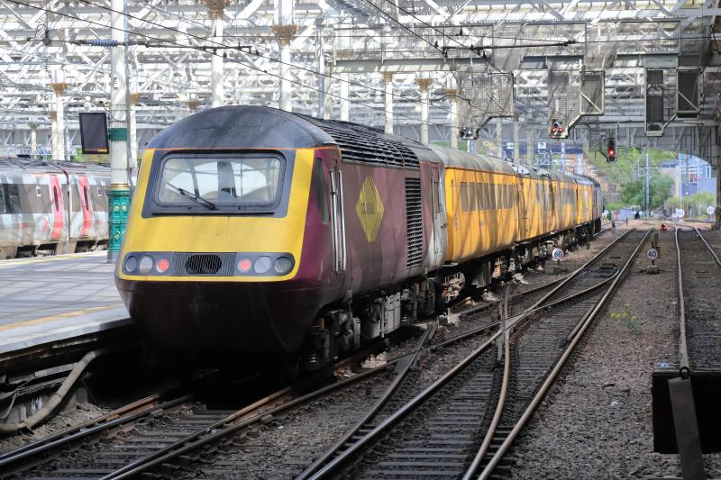 1Q18: 43274 on the rear with 43272 on 1Q18 06.17 Darlington Up S.S. to Newcastle passing Platform 7 Waverley on 23/05/2022 Photo of 1Q18