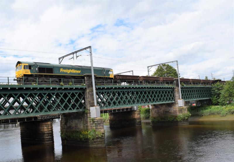 6K62 crossing the River Forth 15.6.22: 66539 on 6K62 crosses the River Forth shortly before entering Stirling on 15.6.22 Photo of 6K62 crossing the River Forth 15.6.22