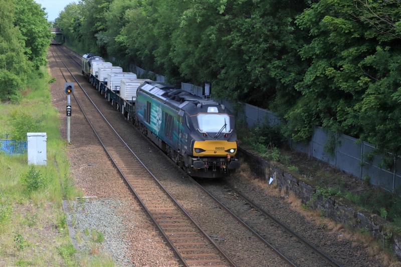 6M50: 68005 leading 68002 on 6M50 14.54 Torness to Carlisle approaching Niddrie West Jct on 14/06/2022 Photo of 6M50
