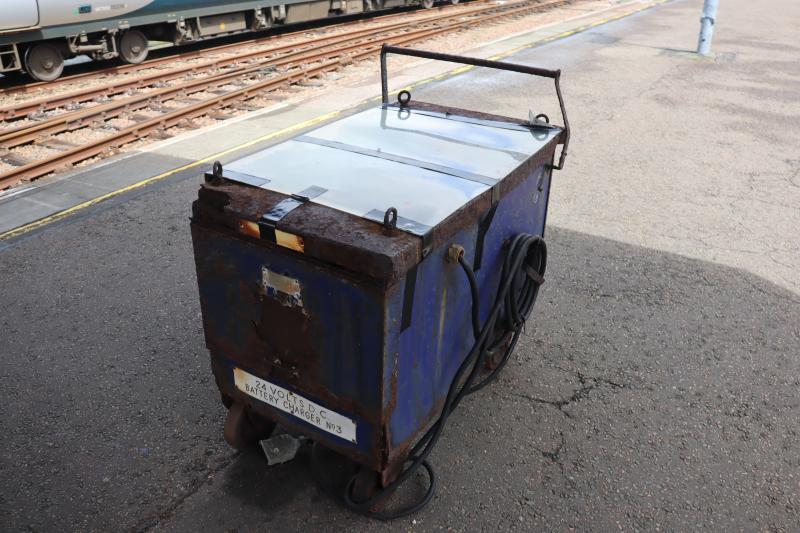 What is this used for?: Spotted today on platform at Fort William. Looks well past its Photo of What is this used for?