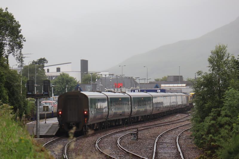 Photo of 1Y11 Edin to FW Sleeper @ Fort William Station