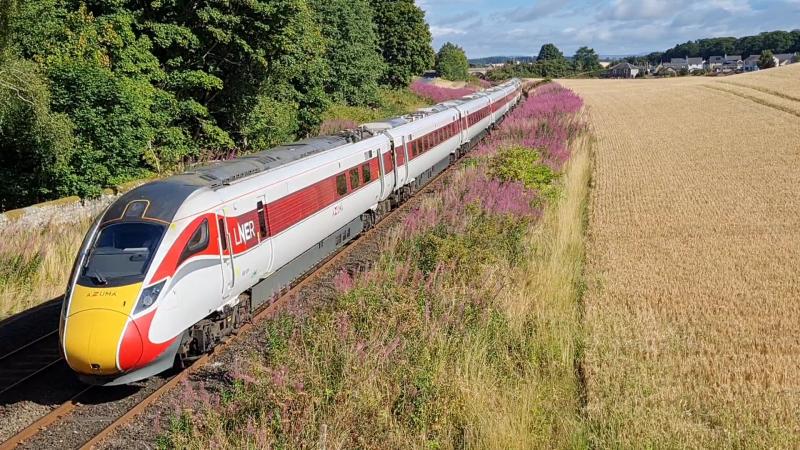 800109 : 1E13 0755 Inverness to London Kings Cross......thru Luncarty Photo of 800109