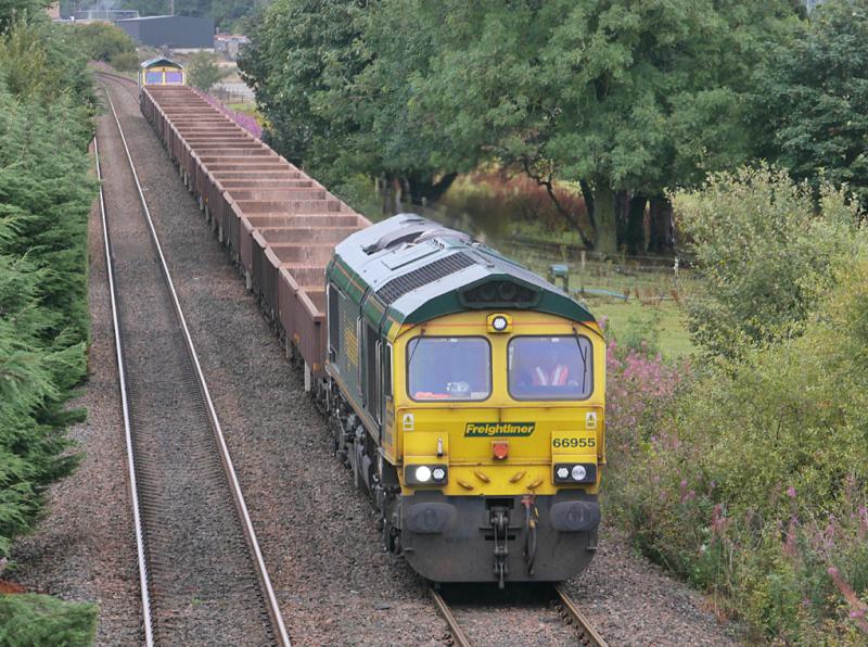 Crossgates ballast: Freightliner 66955 with 66952 on the rear approach the site of Crossgates station with the Thornton North Junction - Ravenstruther ballast empties on 16 August 2022. Photo of Crossgates ballast