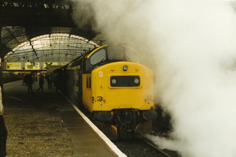 37183 Queen Street. 12-02-1985: 37183 tries its best to heat the stock at Glasgow Queen Street before its departure to Oban. 12-02-1985. Photo of 37183 Queen Street. 12-02-1985