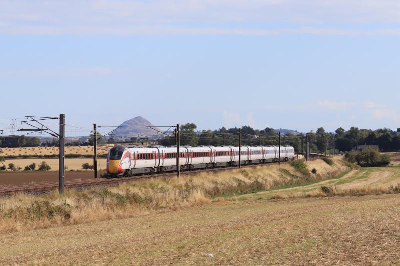 1E10: 801212 on 1E10 10.00 Edinburgh to Kings Cross between Spital & Ballencrief on 02/09/2022. Photo of 1E10