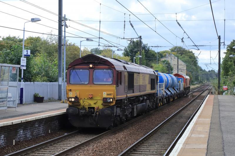 3S93: 66187 leading 66105 on the rear on 3S93 07.48 Stirling to Slateford Depot at Slateford on 21/09/2022 Photo of 3S93