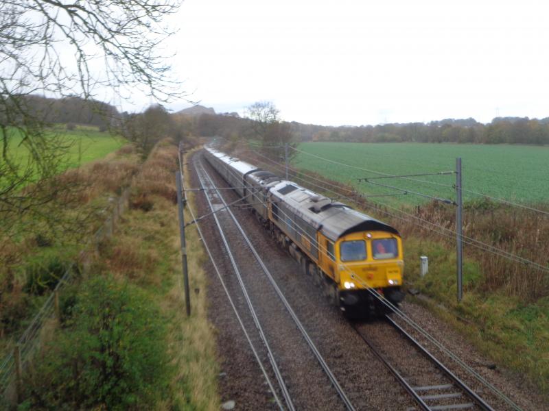 66769 leads 73969 : Kaimes Quarry 5Z16 Polmadie to Inverness 6 Nov 22 Photo of 66769 leads 73969