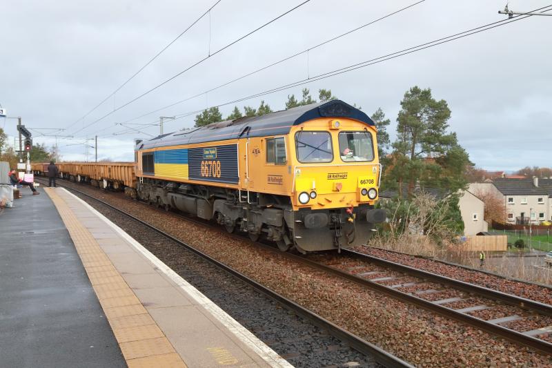 6K08: 66708 on 6K08 08.30 Dunblane to Millerhill S.S. at Newcraighall on 20/11/2022 Photo of 6K08