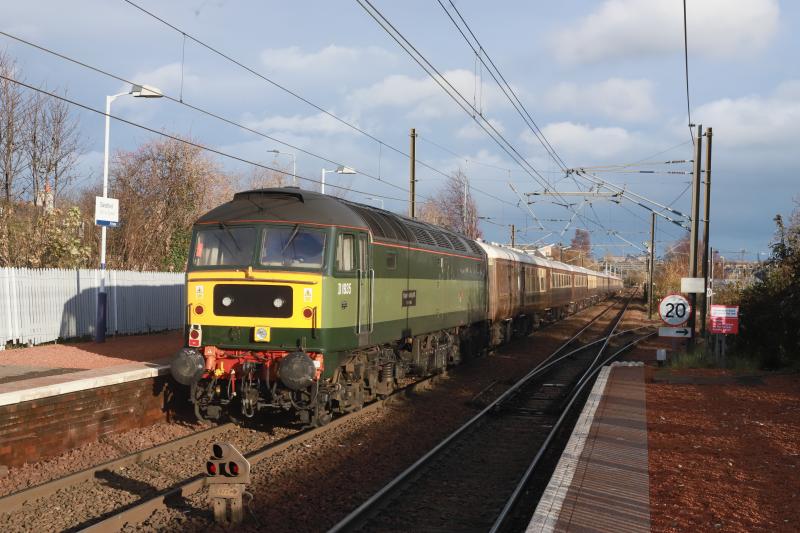 1Z63: 47593 + 47805 (D1935) on 1Z63 05.55 Hereford to Edinburgh passing through Slateford station on 26/11/2022 Photo of 1Z63