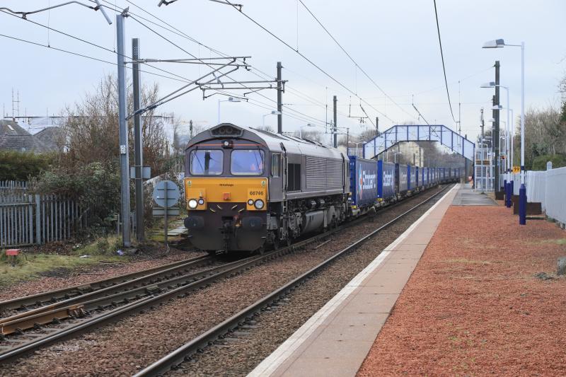 4E04: 66746 on 4E04 11.06 Mossend P.D. Stirling to Doncaster Iport at Slateford on 22/12/2022 Photo of 4E04