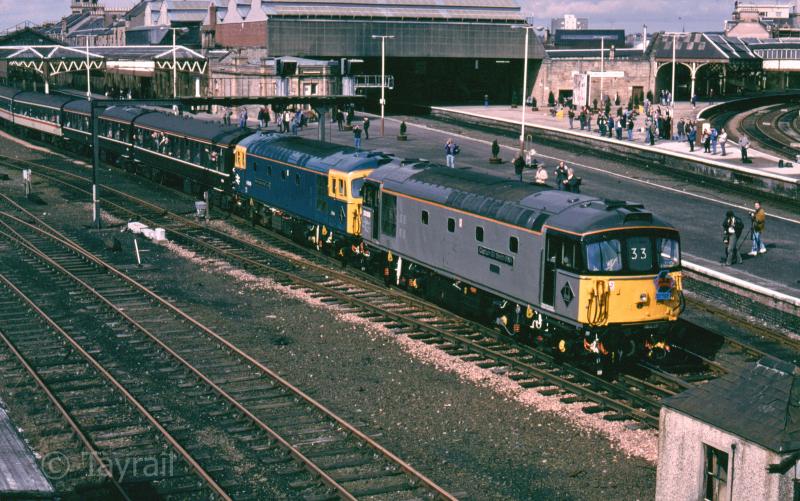 Skirl o' The Bagpipes: Hertfordshire Railtour's 'Skirl o' the Bagpipes' leaving Perth behind 33109 and 33116.
1st April 1995 Photo of Skirl o' The Bagpipes