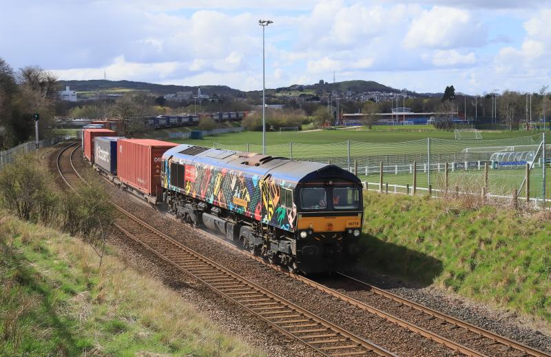4E04: 66718 on 4E04 11.06 Mossend P D Stirling to Doncaster Iport passing Peffermill Playing Fields on 14/04/2023 Photo of 4E04