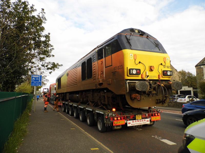 Photo of 67023 removal from Craigentinny by road 250423