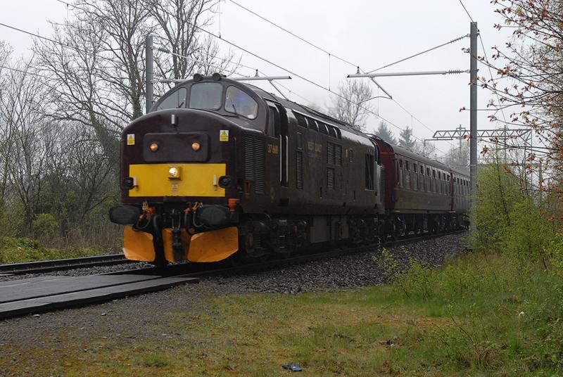 37668 5Z49 Carnforth Steamtown to Tom Na Faire Depot: 37668 5Z49 03:56 Carnforth Steamtown to Tom Na Faire Depot passing Lenzie 11:32 on 28/04/2023. Photo of 37668 5Z49 Carnforth Steamtown to Tom Na Faire Depot