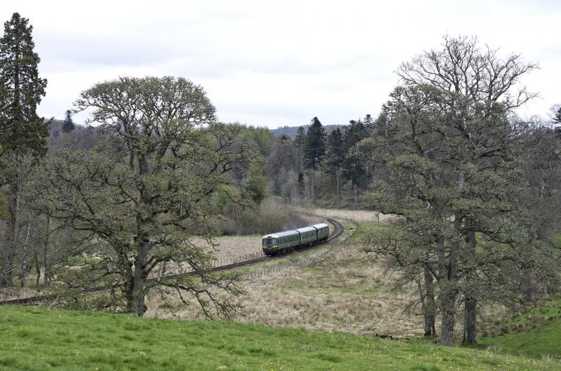 LEAVING DRUMMUIR.jpg: NICE TO SEE A THREE CAR SET IN USE ON THE KDR Photo of LEAVING DRUMMUIR.jpg