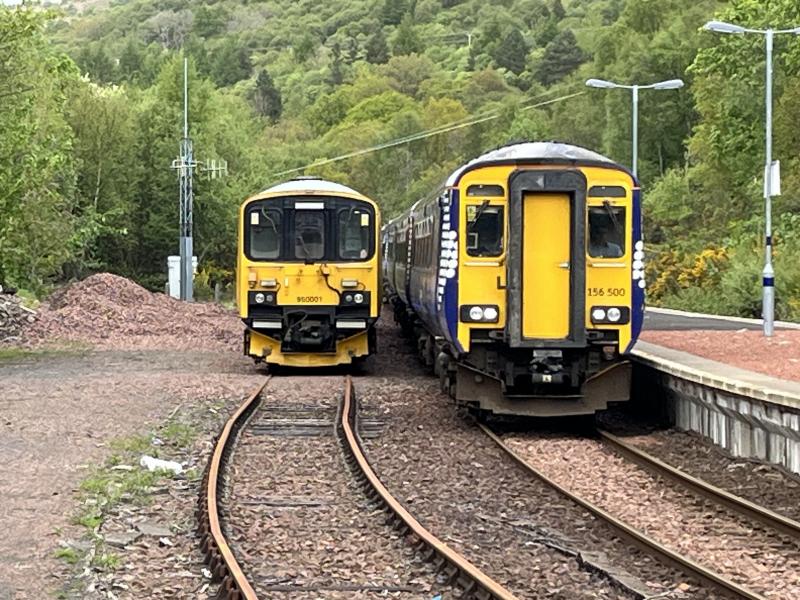 Photo of 156500 on 1Y24 Arriving into Garelochhead from Mallaig