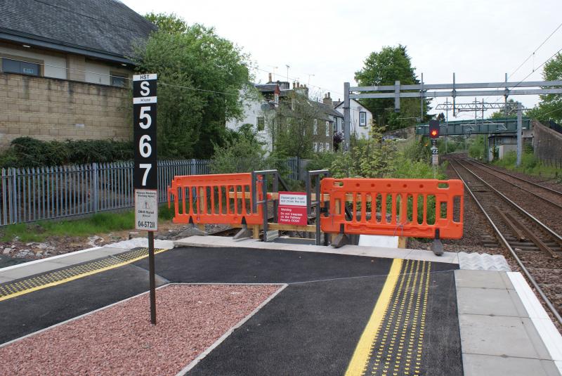 Photo of The new location of the Dunblane Island Platform north end Car Stop sign