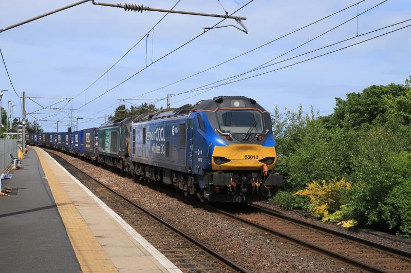 4Z48: 88010 + 68005 on 4Z48 12.15 Mossend Euroterminal to Daventry passing Newcraighall on 28/05/2023 Pantograph still to be raised Photo of 4Z48