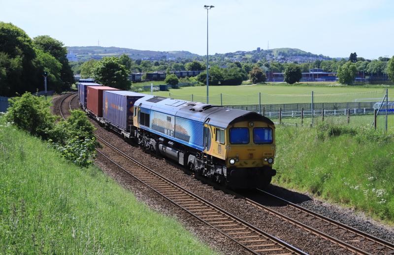 4E04: 66709 on 4E04 11.06 Mossend P.D. Stirling to Doncaster Iport passing Peffermill Playing Fields on 02/06/2023 Photo of 4E04