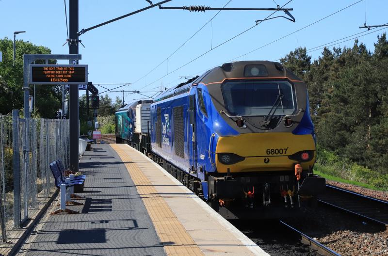 6M50: 68007 topn tail with 68002 on 6M50 14.54 Torness Power Stn to Carlisle passing Newcraighall on 07/06/2023 Photo of 6M50
