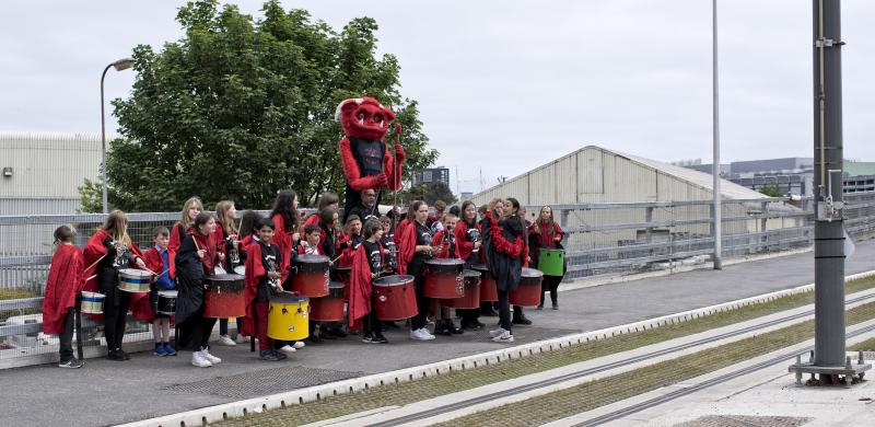 4 DRUM BAND WELCOMING FIRST ARRIVAL AT NEWHAVEN 20MINS 20 SECS AFTER LEAVING PICARDY PLACE : Photo of 4 DRUM BAND WELCOMING FIRST ARRIVAL AT NEWHAVEN 20MINS 20 SECS AFTER LEAVING PICARDY PLACE