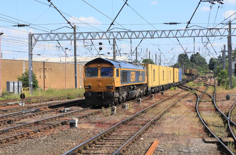 4S57: 66702 on 4S57 10.58 Hams Hall to Mossend Euroterminal approaching Carlisle Platform 3 on 15/06/2023. Load 22 Containers Photo of 4S57