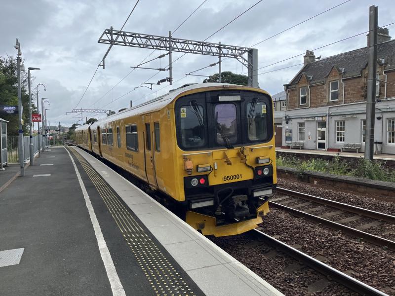 NR950001 Through Dunbar Station: Caught me completely by surprise as it was running 137 mins early through Dunbar from Newcastle to Slatford. Heads up to Oban on Monday afternoon for 4 days on the WHL running as 2Q08. Photo of NR950001 Through Dunbar Station