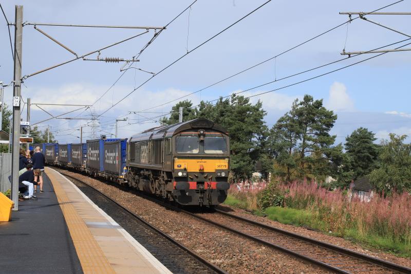 4e04: 66779 ON 4E04 11.06 Mossend P.D. Stirling to Doncaster Iport passing through Newcraighall on 25/08/2023. 2 days in a row sun on 66779 Photo of 4e04