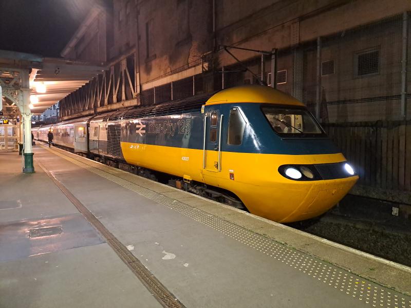 43007: Repainted Cross Country HST power car 43007 sits at Edinburgh Waverley with the delayed 1S51 Plymouth-Glasgow Central. Intercity liveried 43008 was on the rear. Photo of 43007