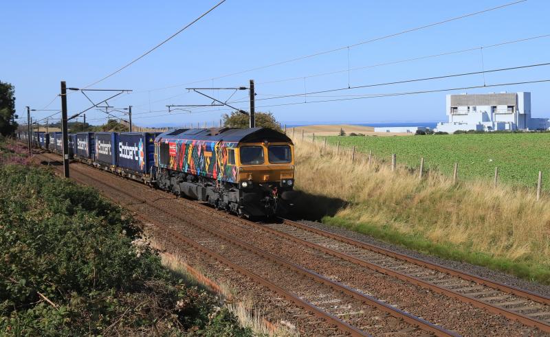 4E04: 66718 on 4E04 11.06 Mossend P.D. Stirling to Doncaster Iport passing Torness P. Stn on 05/09/2023 Photo of 4E04