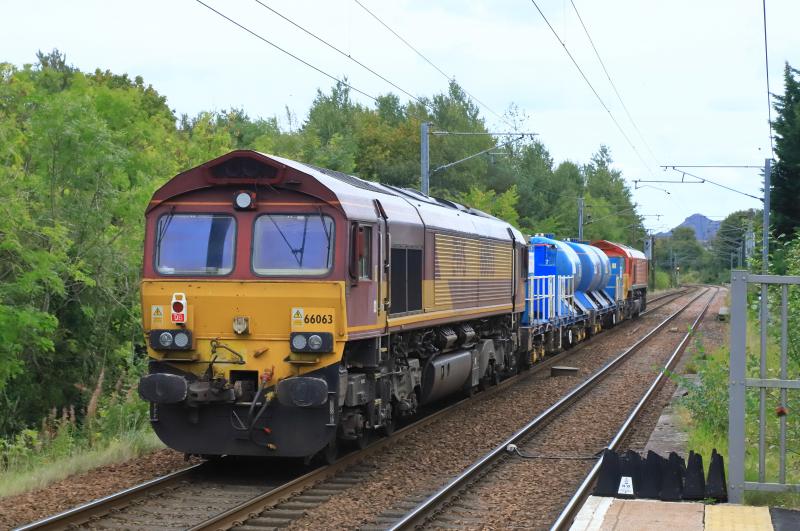 Autumn is nearly Here: 66063 on the rear topn tail with 66130 on 3Z97 07.49 Slateford Depot to Slateford Depot RHTT via Carstairs & Mossend at Kingsknowe on 13/09/2023 Photo of Autumn is nearly Here