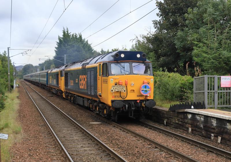 5Z51: 50034 (50007) + 50049 on 5Z51 13.22 Edinburgh to Polmadie approaching Kingsknowe on 16/09/2023 Photo of 5Z51