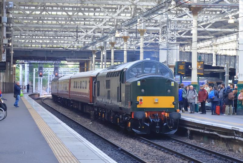 The Chairman's Train: D6817 (37521) on the rear of 1Z40 09.28 Alnmouth to Arisaig 40013 leading, Platform 11 Waverley on 29/09/2023 Photo of The Chairman's Train