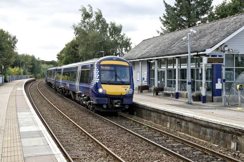 170434 14.38 TO INVERNESS AT HUNTLY 3.10.23 (1).jpg: Photo of 170434 14.38 TO INVERNESS AT HUNTLY 3.10.23 (1).jpg