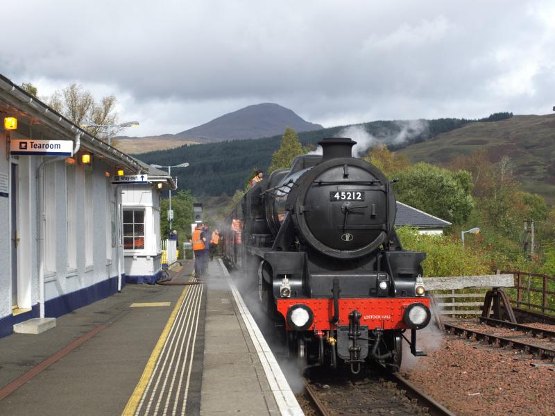 45212 Crianlarich: 2 October 2023
WCR ECS Fort William - Carnforth
Water & passing stop at Crianlarich Photo of 45212 Crianlarich