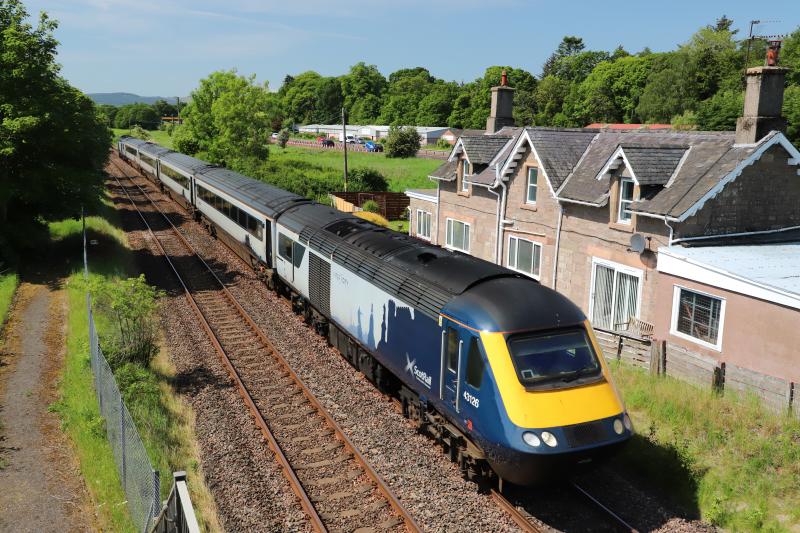 Photo of 43 126 passing Glencarse station