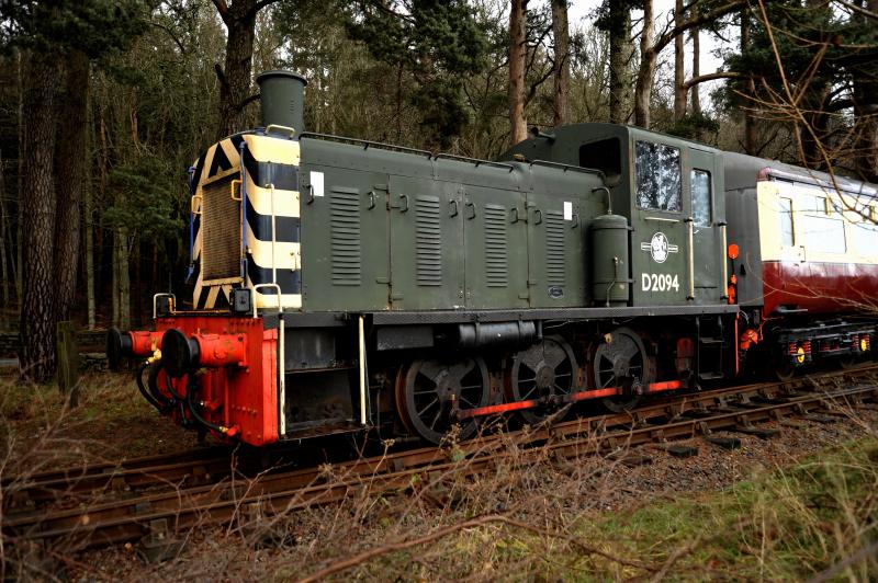 D2094 at Milton of Crathes: D2094 at Milton of Crathes. Photo of D2094 at Milton of Crathes