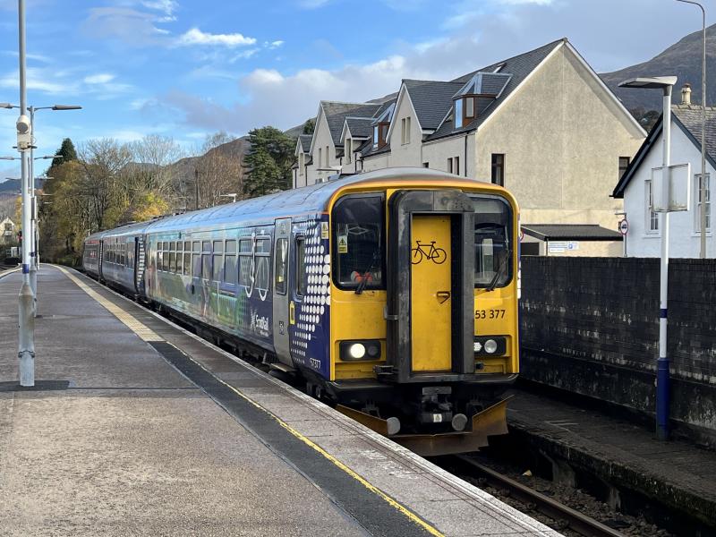 Photo of 153377 + 156445 on 1Y44 (1010) ex Mallaig