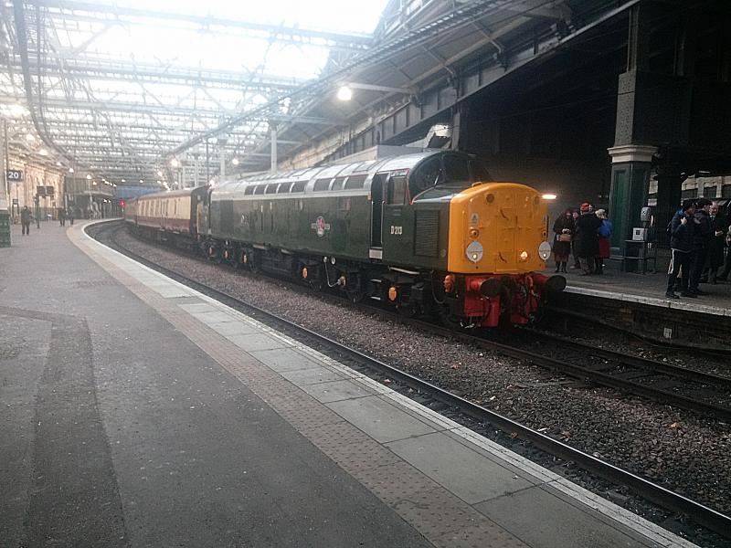 40013 at Edinburgh Waverley: Deputising for A4 Sir Nigel Gresley, Vintage Class 40 40013 (D213) Andania waits at Edinburgh Waverley with the Forth Bridge Lunch Tour on 25th November 2023. Photo of 40013 at Edinburgh Waverley