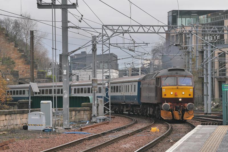 Polar 47813: 47813 leads the first 'Polar Express trial run into Waverley's platform 2, returning from Gorgie Junction. Photo of Polar 47813