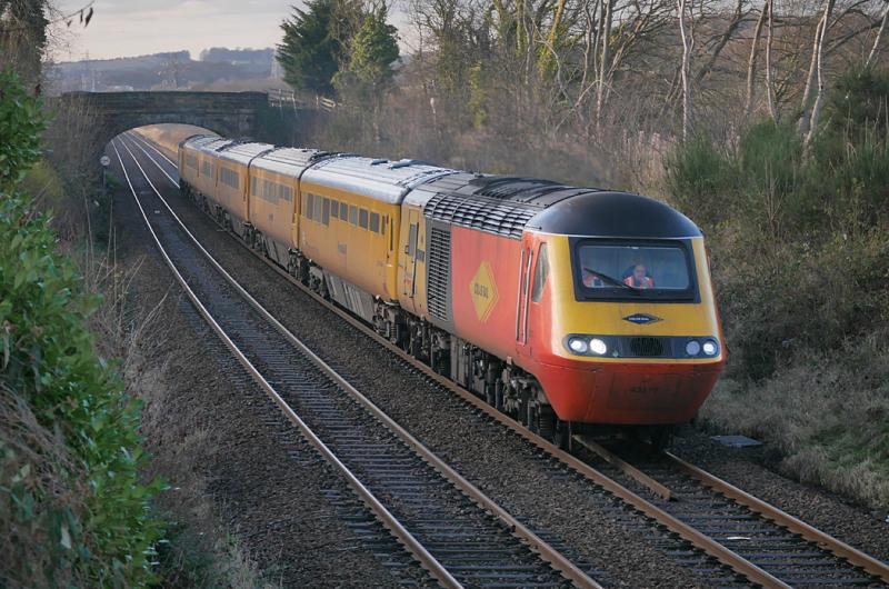 Dalgety NMT: Colas 43277 leads 1Q26 from Edinburgh to Aberdeen and Slateford towards Dalgety Bay. Yellow 43013 is on the rear. Photo of Dalgety NMT