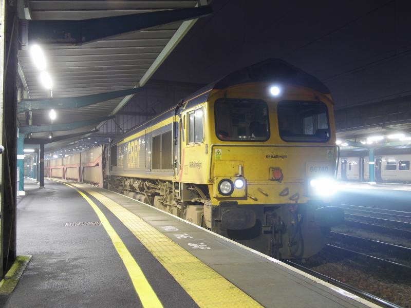 66740 Carlisle 05/12/23: The high intensity headlight of 66740 pierces through the freezing fog at Carlisle station while working 6L38 1741 Mossend- Dagenham cars. Photo of 66740 Carlisle 05/12/23