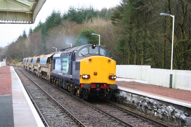 6K16 MILLERHILL-DALMALLY: drs 37069 on the oban line again with 6K16 ON 17 02 09 Photo of 6K16 MILLERHILL-DALMALLY