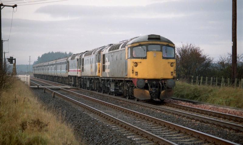 Photo of Two 26's and an ETHEL heading for Tay Bridge