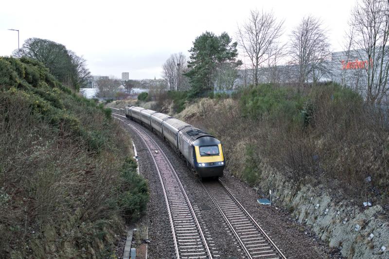 43015-131 POWIS TERRACE ON 13.41 ABDN-IS 11.1.24.jpg: A RATHER DREICH DEPARTURE FROM ABERDEEN-----AS SEEN FROM POWIS TERRACE BRIDGE IMMEDIATELY BEFORE KITTYBREWSTER. Photo of 43015-131 POWIS TERRACE ON 13.41 ABDN-IS 11.1.24.jpg