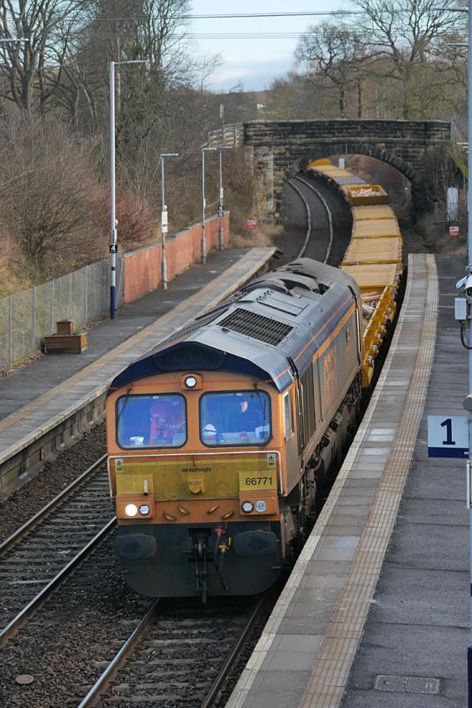 Dalgety 6K09: GBRf 66771 runs through Dalgety Bay with 6K09 from Cowdenbeath to Millerhill. Photo of Dalgety 6K09