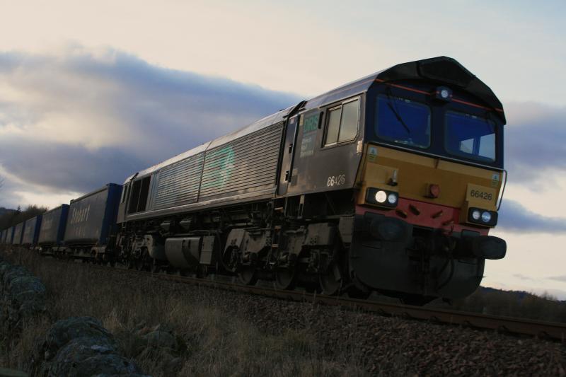 4N47 66426: What was meant to be a sunny day,just as train approaches cloud covers the sun.Taken just north of Murthly. Photo of 4N47 66426