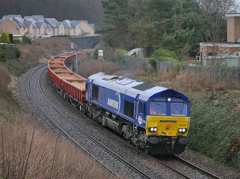 Aberdour 66142: 66142 nears Aberdour with 6K13 from Dundee to Millerhill. Photo of Aberdour 66142
